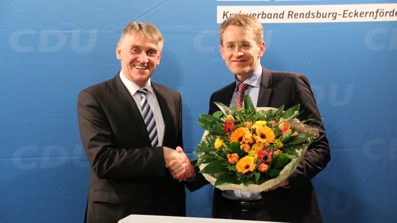 Johann Wadephul gratuliert den Kandidaten für die Landtagswahl 2017